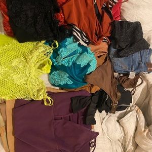 HUGE BADDIE BUNDLE! Over 17+ pieces !! 😮